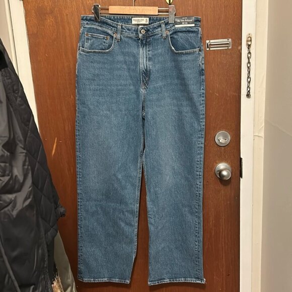 NWT Abercrombie Fitch Curve Love 90s Relaxed Jeans - Picture 2 of 11